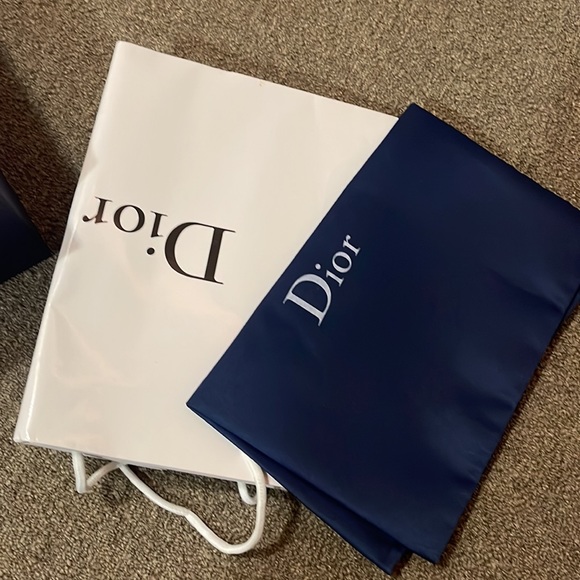 DIOR DESIGNER (NEW) NEVER WORN SNEAKERS - Picture 2 of 5